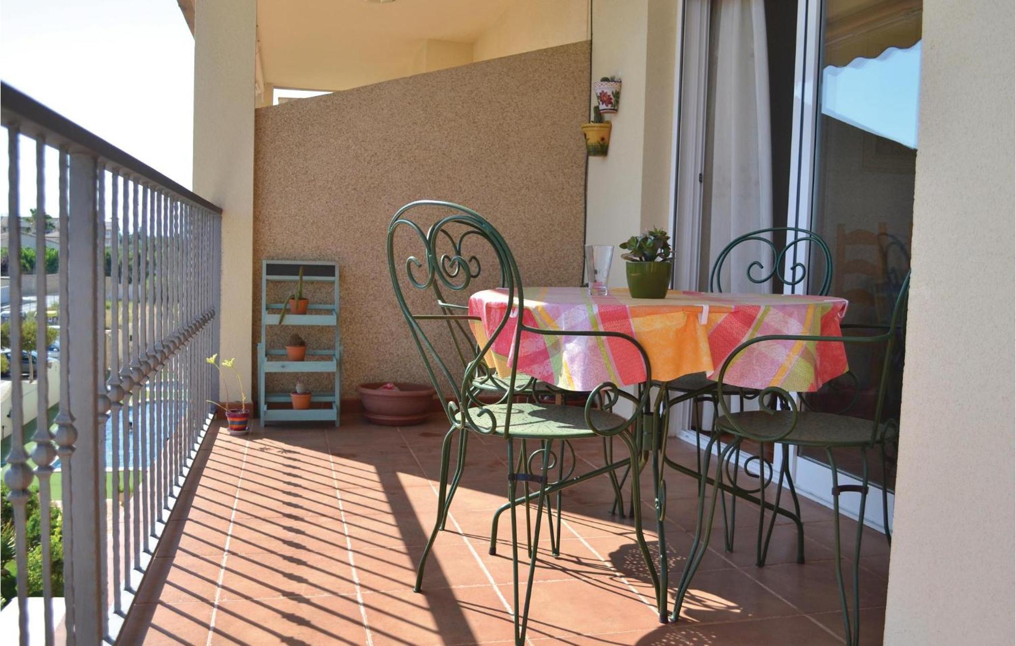 2 Bedroom Awesome Apartment In Vinarós מראה חיצוני תמונה